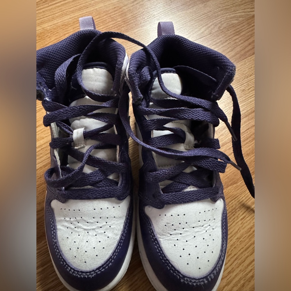 My daughter wore them a handful of times but grew out them too fast.